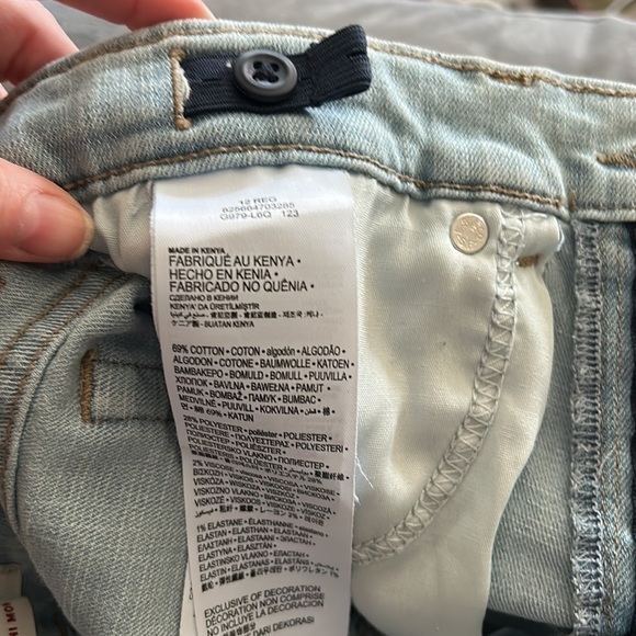 Levi’s mini mom shorts - Picture 6 of 7